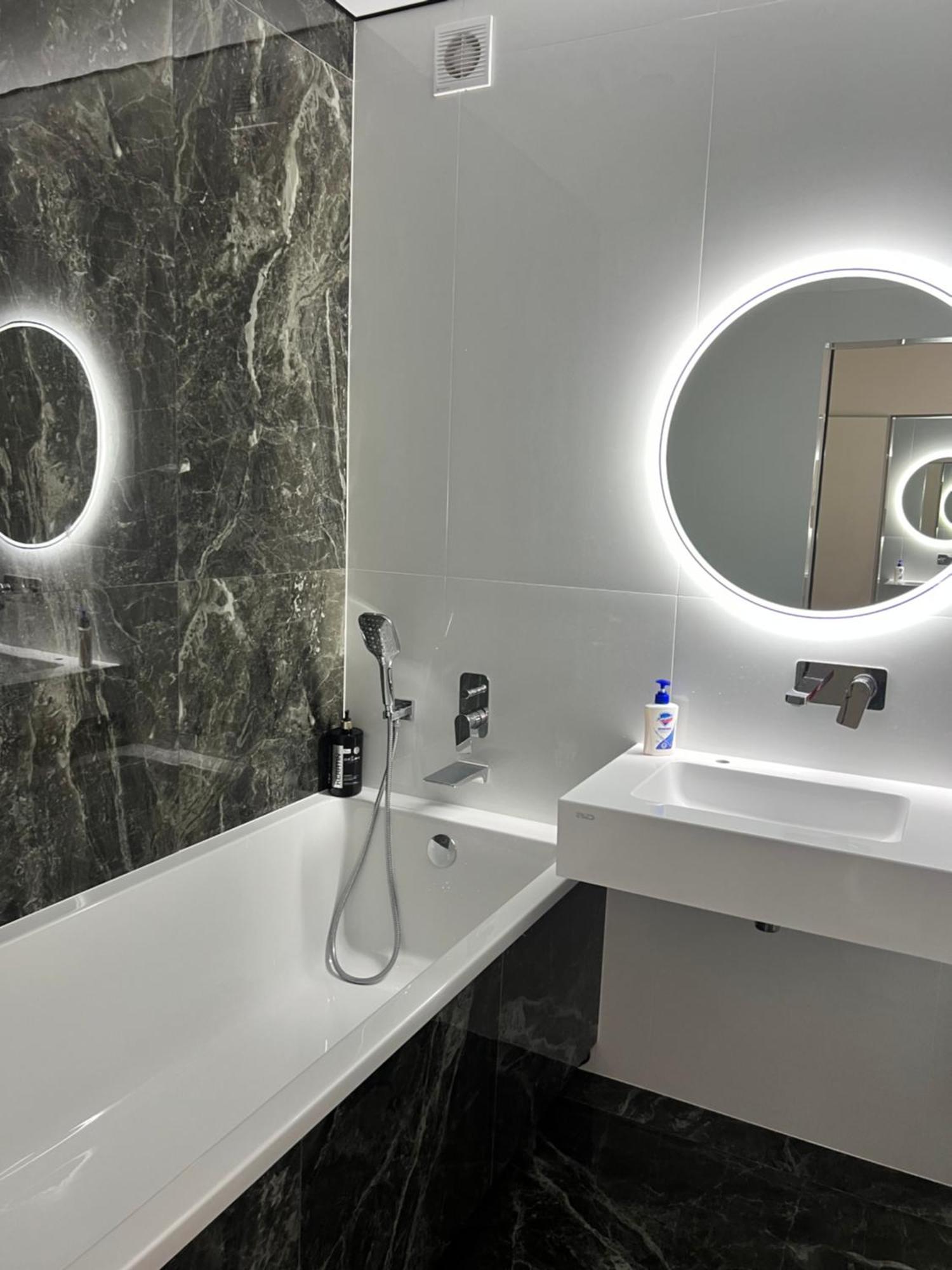 Люкс Апартаменти В Жкарена Та Жк Great House รีฟเน ภายนอก รูปภาพ